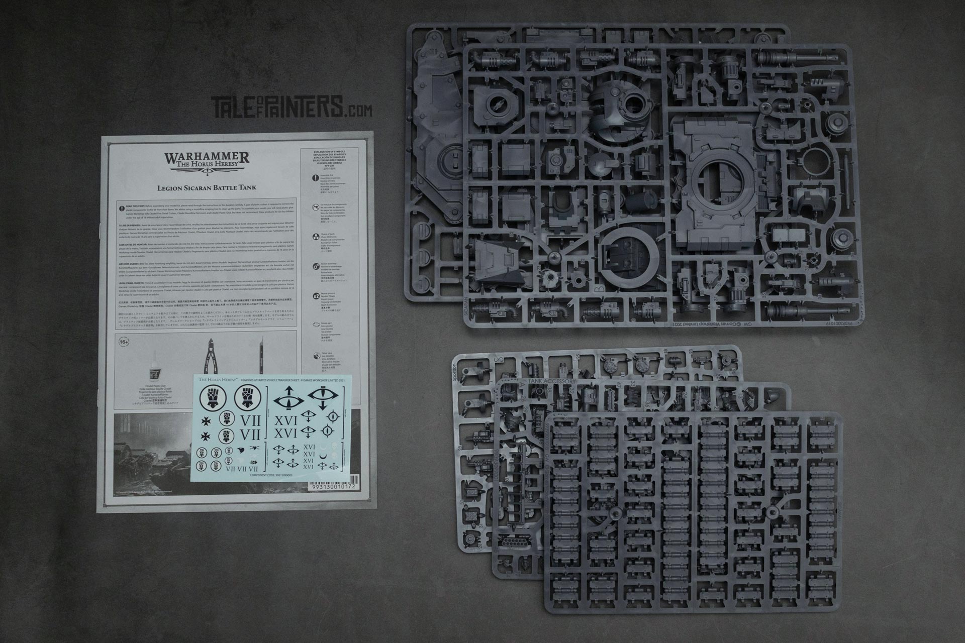 Horus Heresy plastic Sicaran Battle Tank Review - unboxing box contents