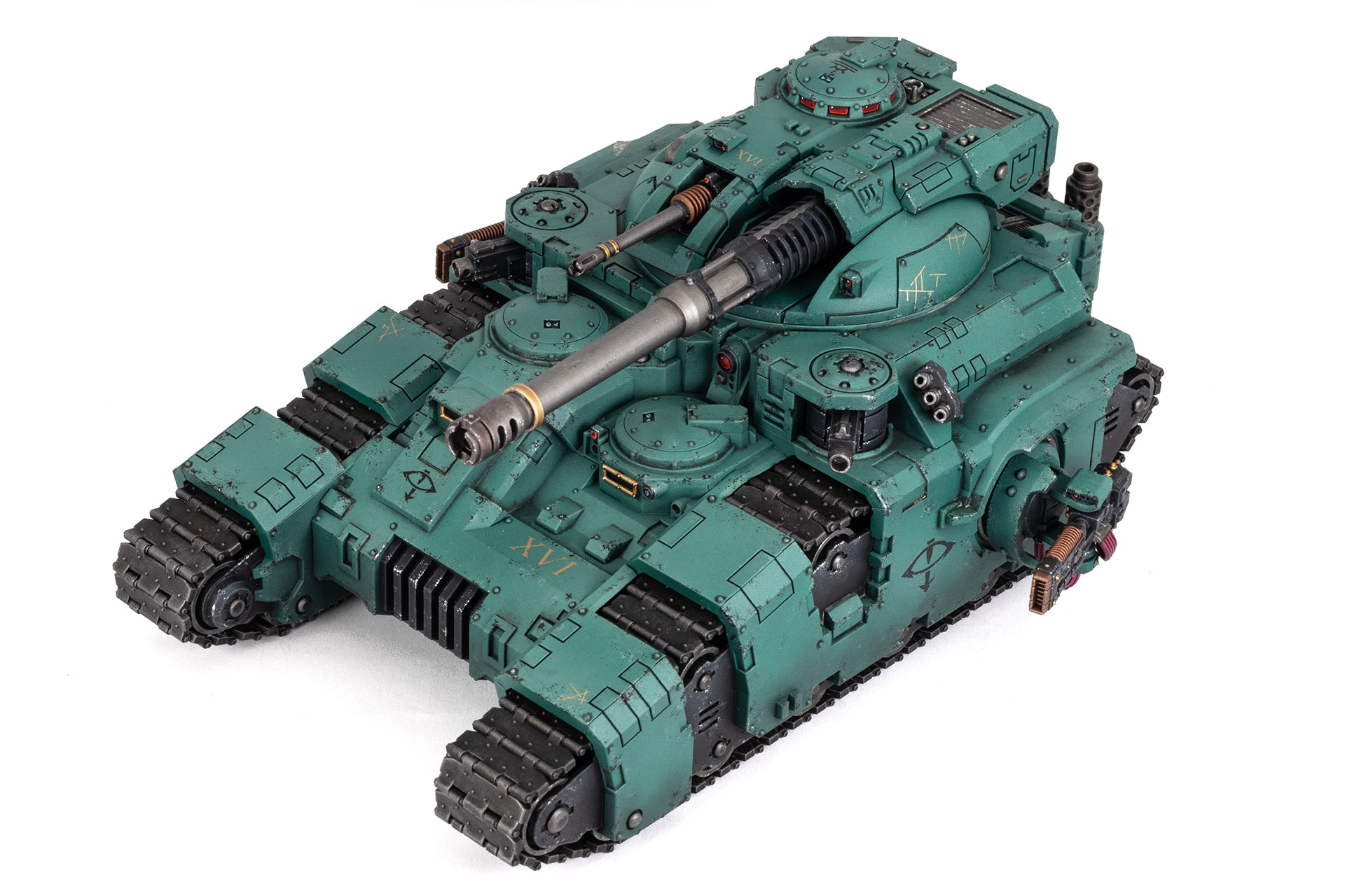 High angle shot of a Sons of Horus Kratos Heavy Assault Tank painted by Stahly
