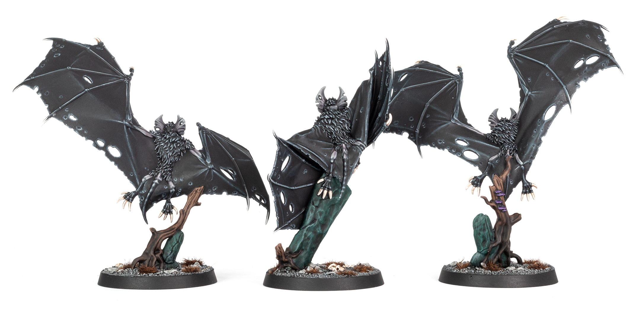 Back view of three Soulblight Gravelords Fell Bats from Warhammer Age of Sigmar, painted by Stahly