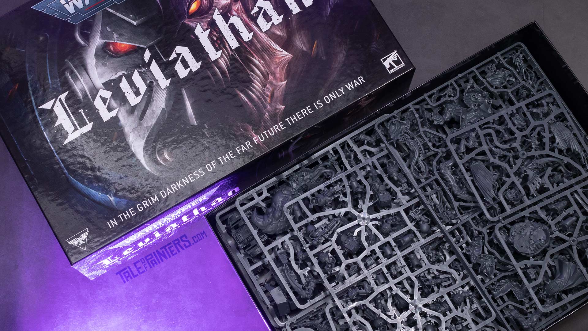 Warhammer 40.000 Leviathan unboxing & review, open box on concrete background