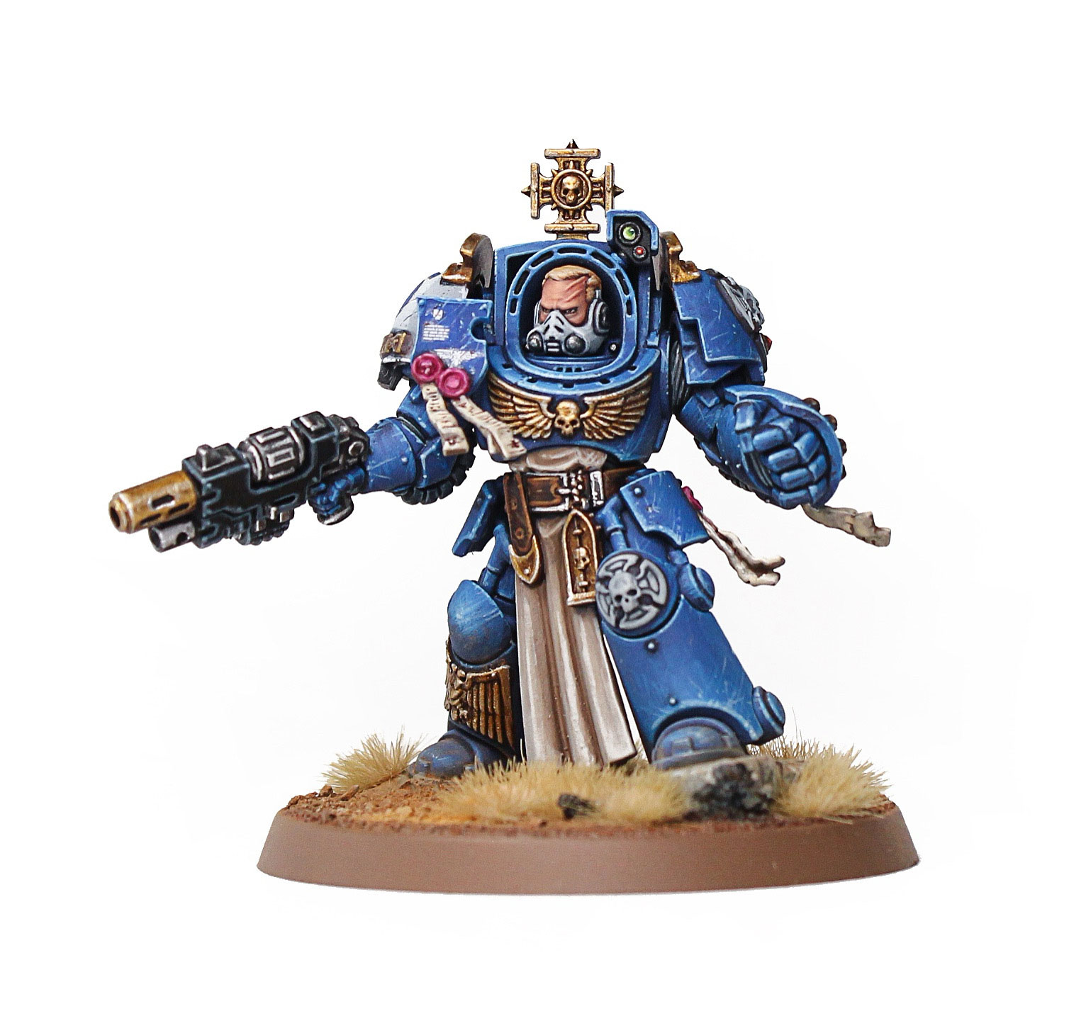 Ultramarines Terminator Captain painted by Dunk, on a clean white background