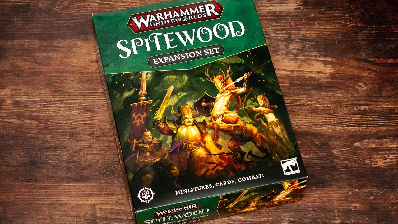 Warhammer Underworlds: Spitewood box arranged on a wooden background, photographed for review purposes
