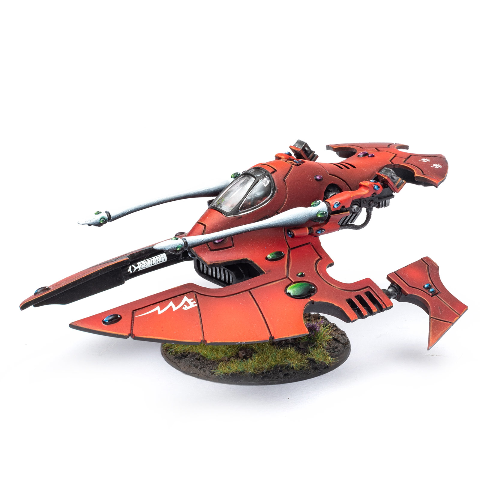 Side angle view of an Aeldari Hornet Grav Tank model kit, painted in the red of Saim-Hann by Dunk